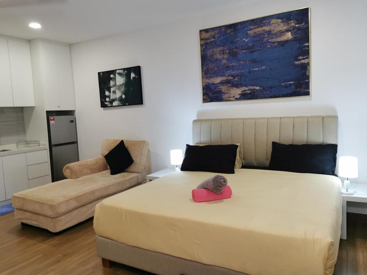 Apple Home 2 At Menara Simfoni, King Size Bed, Cheras, Nexflix, Wifi, Parking Seri Kembangan Exterior photo