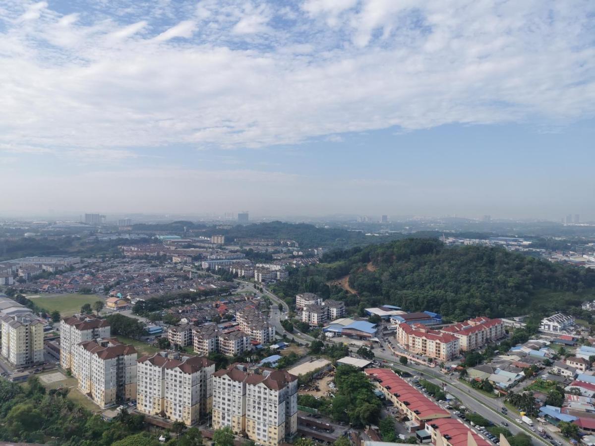 Apple Home 2 At Menara Simfoni, King Size Bed, Cheras, Nexflix, Wifi, Parking Seri Kembangan Exterior photo