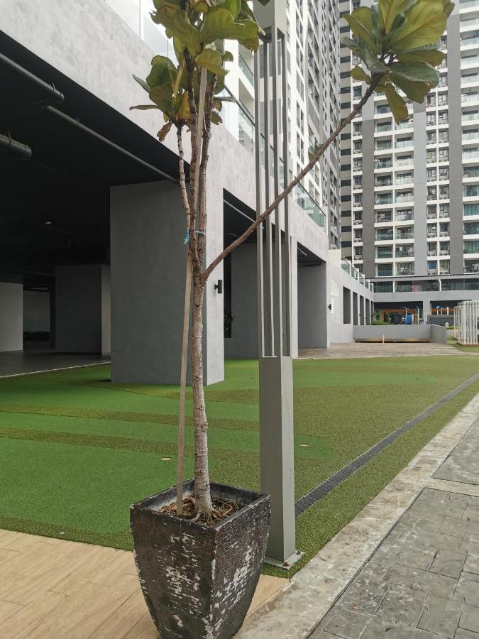Apple Home 2 At Menara Simfoni, King Size Bed, Cheras, Nexflix, Wifi, Parking Seri Kembangan Exterior photo