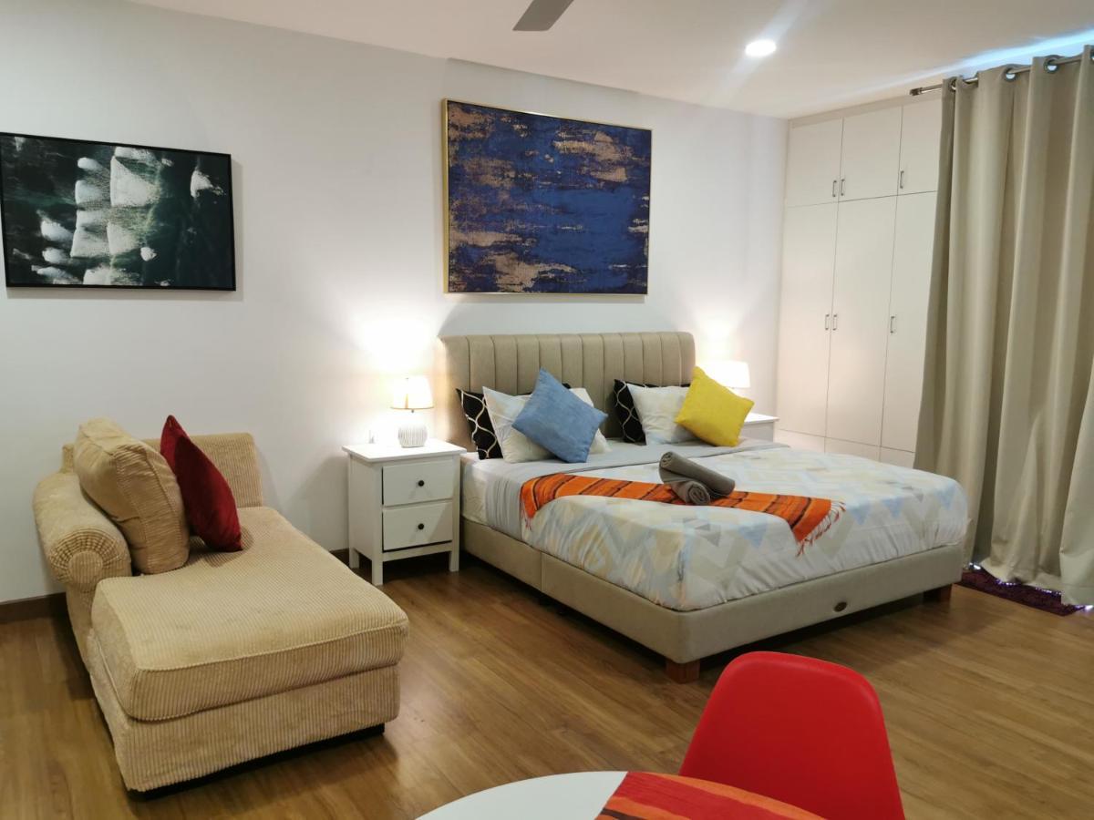 Apple Home 2 At Menara Simfoni, King Size Bed, Cheras, Nexflix, Wifi, Parking Seri Kembangan Exterior photo