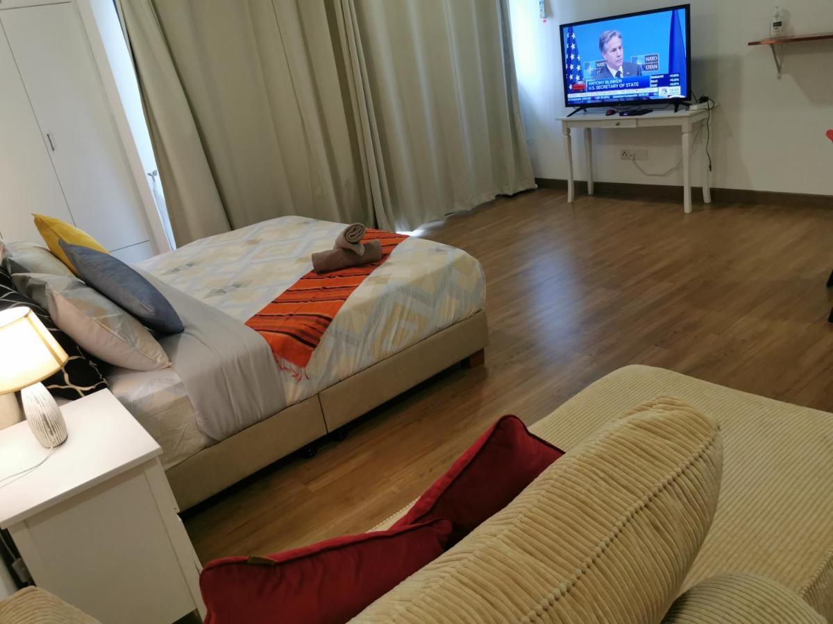 Apple Home 2 At Menara Simfoni, King Size Bed, Cheras, Nexflix, Wifi, Parking Seri Kembangan Exterior photo